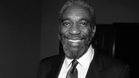 Schauspieler Bill Cobbs lächelt in die Kamera - Foto: IMAGO / MediaPunch