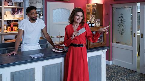 „Unter Uns“: Britta will heiraten! Wie reagiert Theo? - Foto: RTL