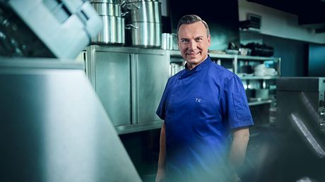 Tim Raue, der Restaurantretter auf RTL - Foto: RTL / Pascal Bünning