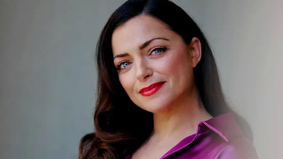 Anne Menden lächelt in die Kamera.