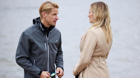 Casper lässt Isabelle nicht in Ruhe. - Foto: RTL/ Julia Feldhagen
