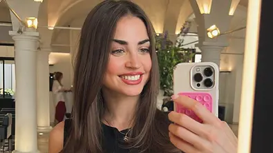 Ekaterina Leonova Spiegelselfie: Statement zum Beziehungsstatus - Foto: instagram.com/ ekatleonova