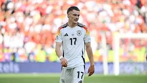 Florian Wirtz spielt im Trikot der deutschen Nationalmannschaft Fußball - Foto: IMAGO / Team 2