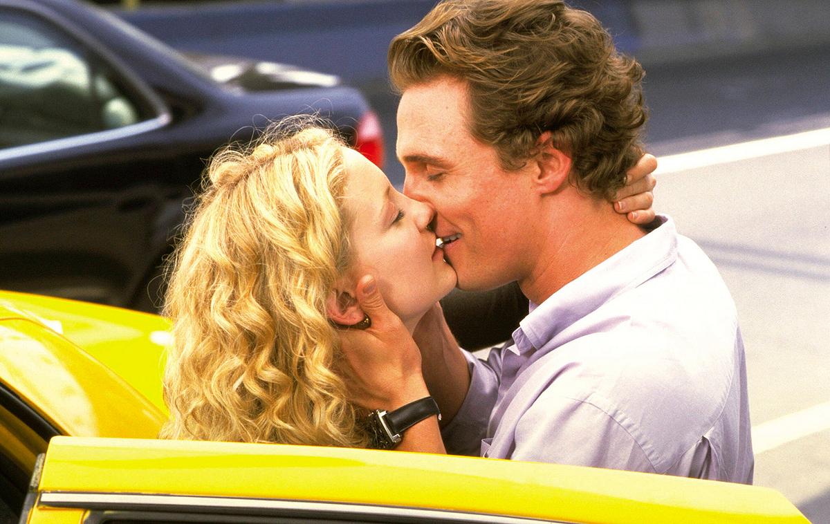 Matthew McConaughey und Kate Hudson küssen sich in einer Szene von „Wie werde ich ihn los - in 10 Tagen?