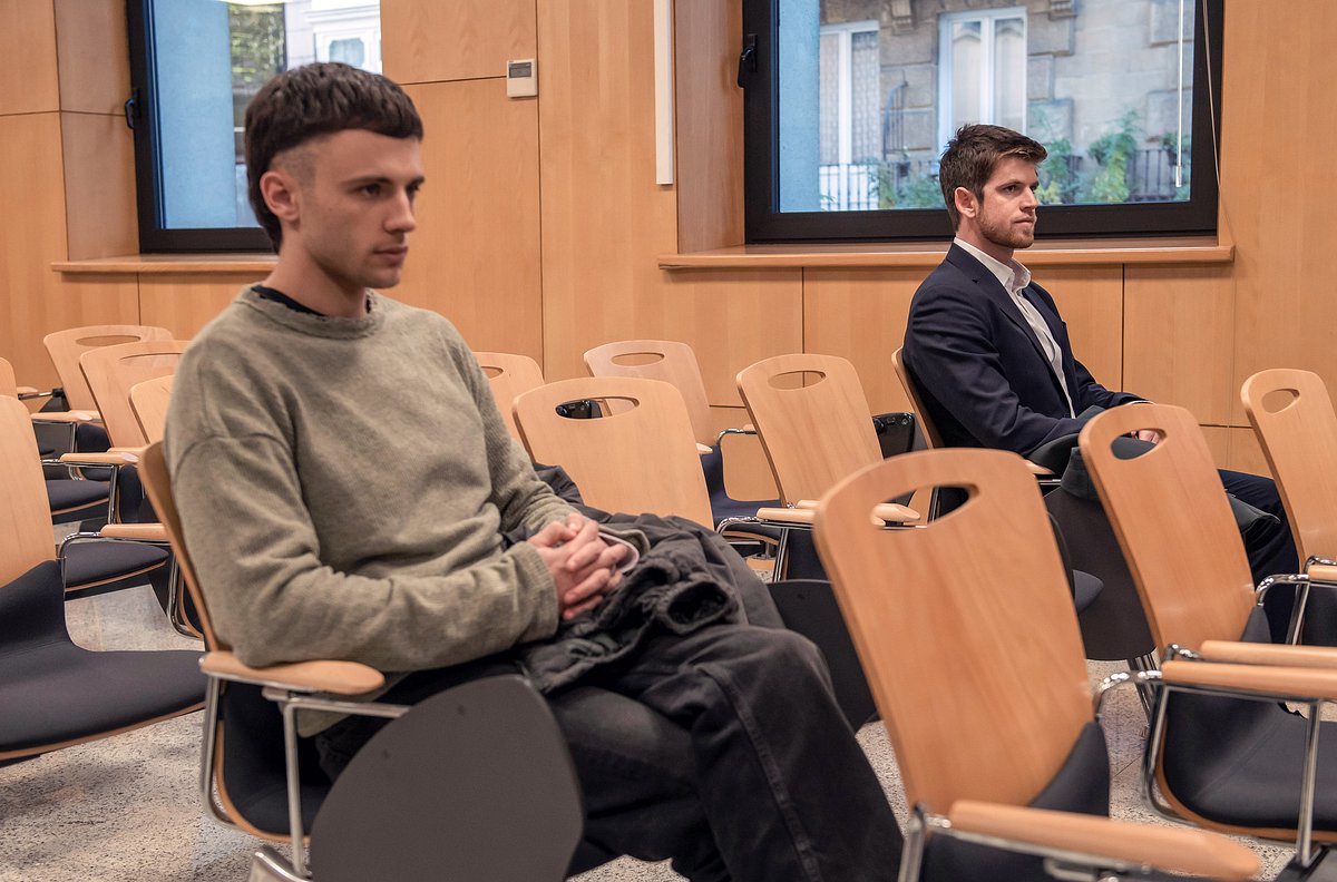 Querer - Hinter verschlossenen Türen querer - hinter verschlossenen türen