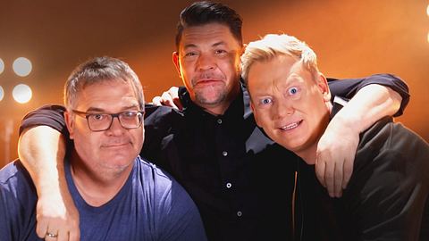 Knossi, Elton und Tim Mälzer als Team bei der Show Drei gegen Ein - Foto: RTL
