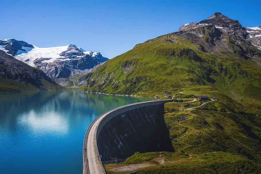Land der Berge / Berge der Zukunft land der berge / berge der zukunft
