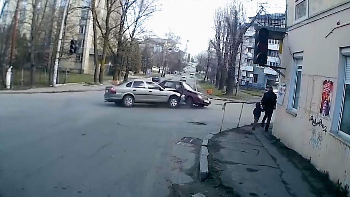 Dashcam - Ganz schön abgefahren dashcam - ganz schön abgefahren