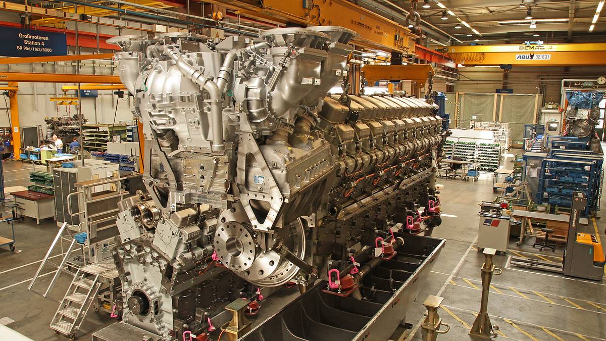 der mega-diesel - mit 13.600 ps übers wasser