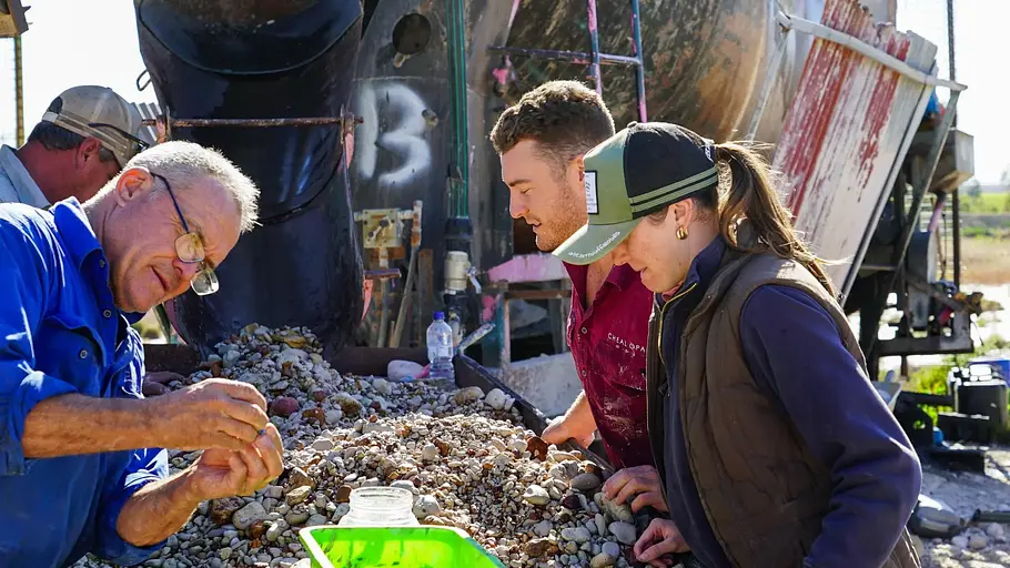 Outback Opal Hunters - Edelsteinjagd in Australien outback opal hunters - edelsteinjagd in australien