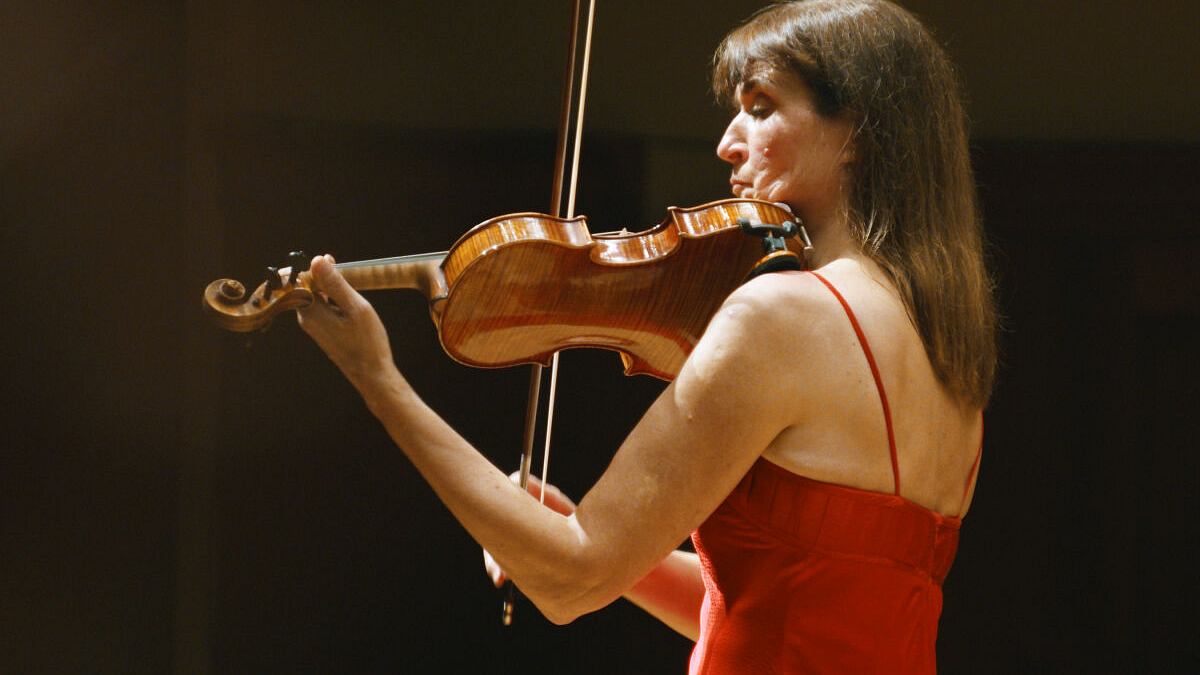 viktoria mullova, transylvania state philharmonic orchestra, cristian mandeal: brahms