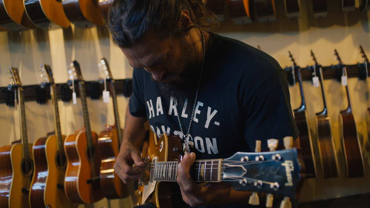 on the roam with jason momoa