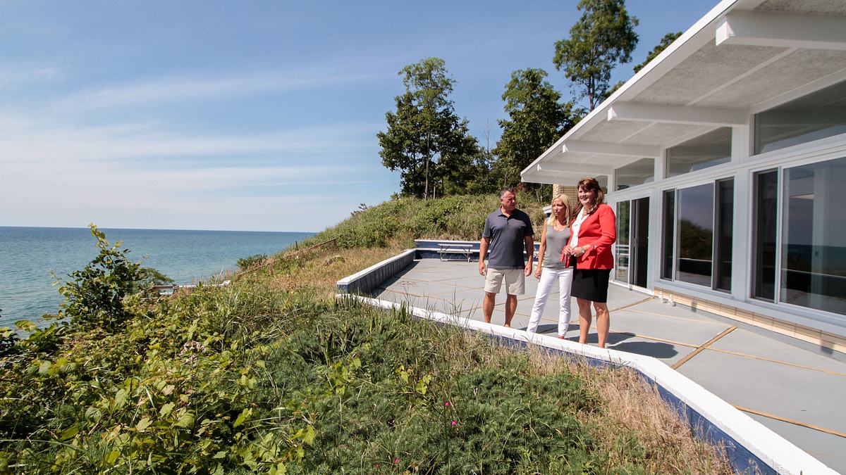 beach house hunters