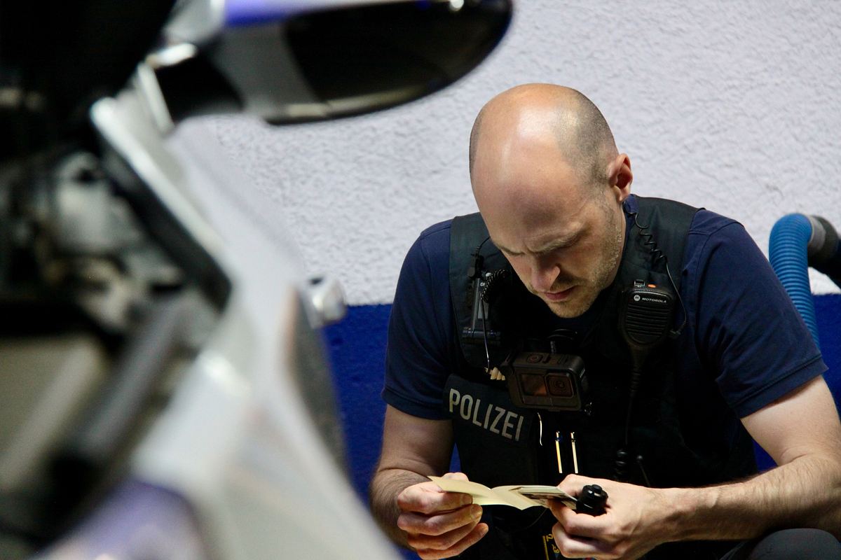 Speed Cops - Poser und Raser im Visier speed cops - poser und raser im visier