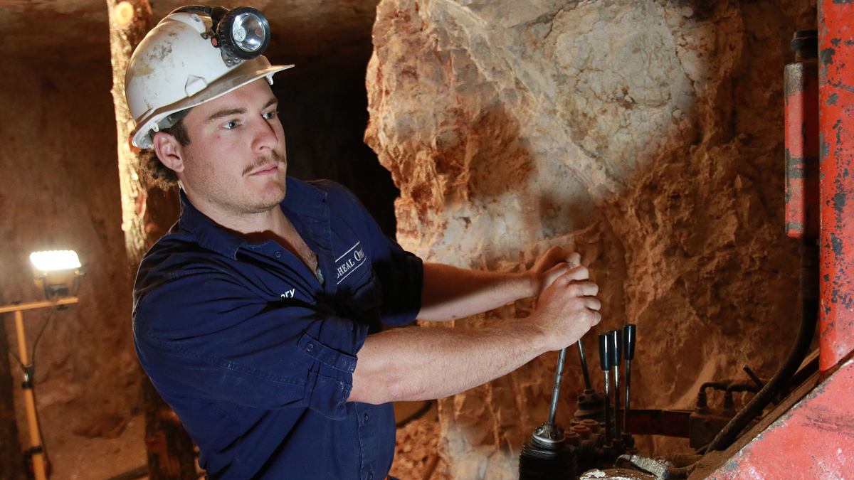 outback opal hunters - edelsteinjagd in australien