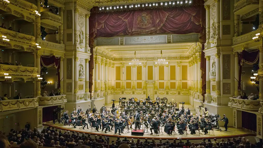 daniele gatti dirigiert wagner, saint-saëns und debussy