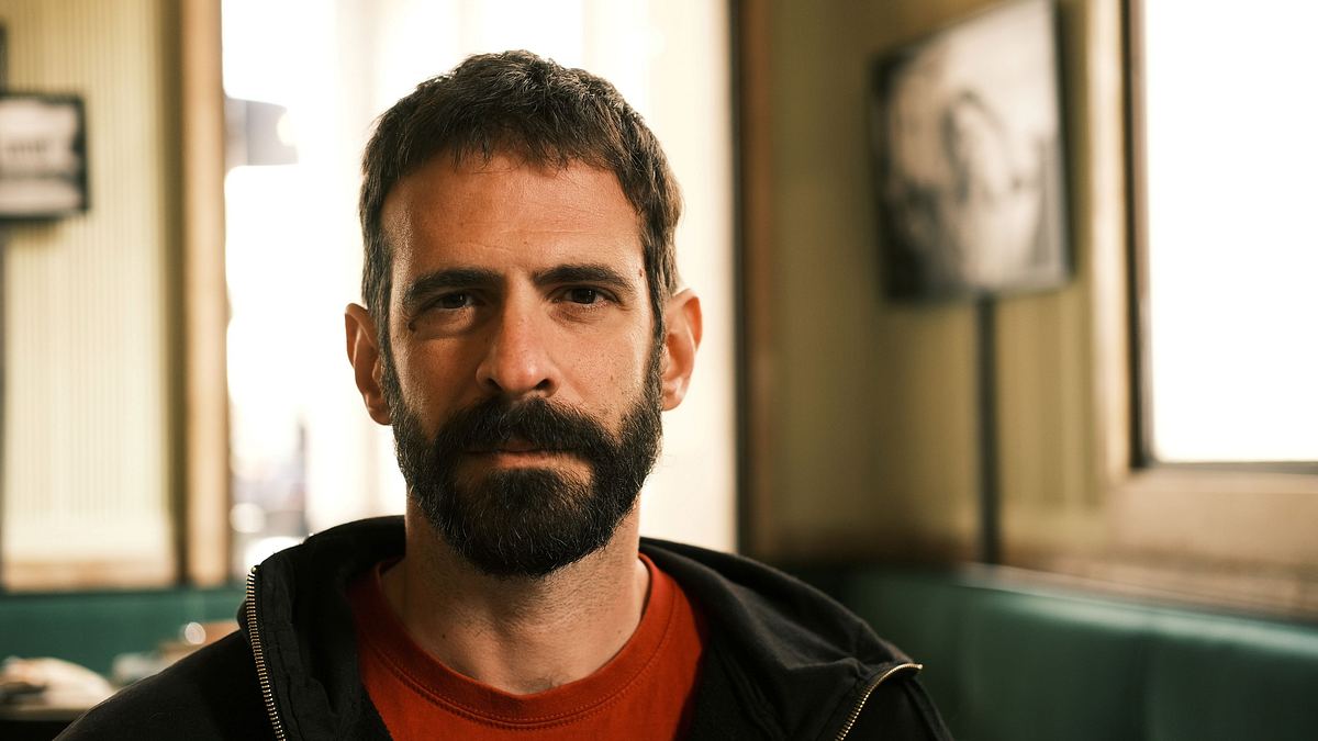 bad host: jagd auf das couchsurfing-monster