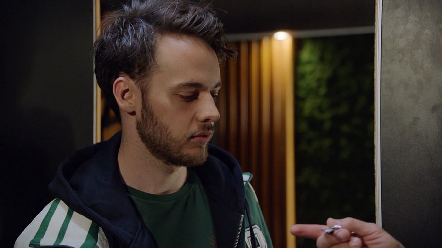 Robin dreht durch. Robin dreht durch.