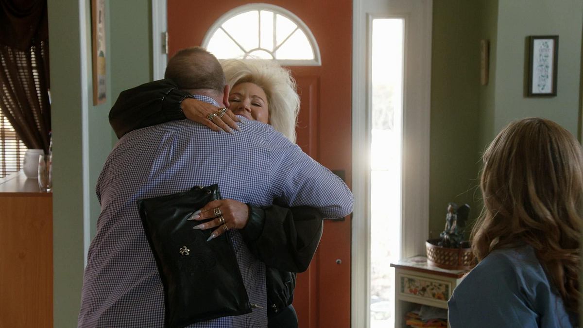 Theresa Caputo: Raising Spirits theresa caputo: raising spirits