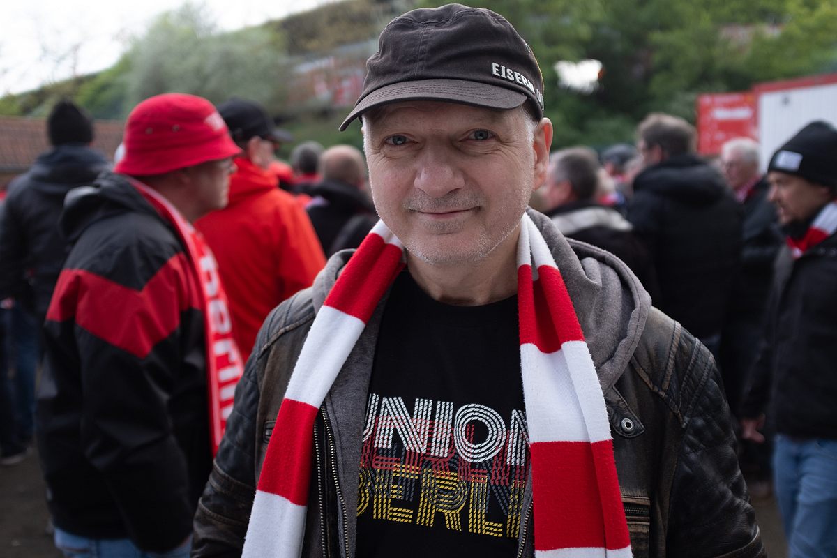 Fußballhymnen. Schalalalala? Von singenden Kickern und Stadionschlagern fußballhymnen. schalalalala? von singenden kickern und stadionschlagern