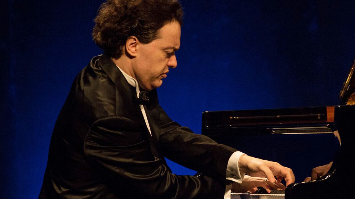 evgeny kissin at the klavier-festival ruhr: bach, mozart, beethoven, chopin
