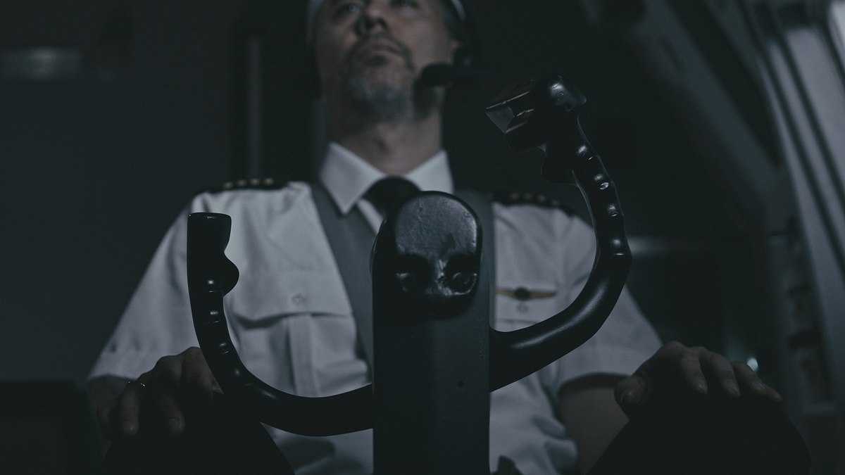 mayday - alarm im cockpit