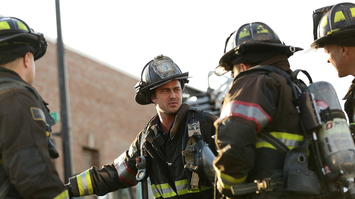 Chicago Fire am 22. August 2025 um 00:00 Uhr auf Universal TV HD - TVMovie