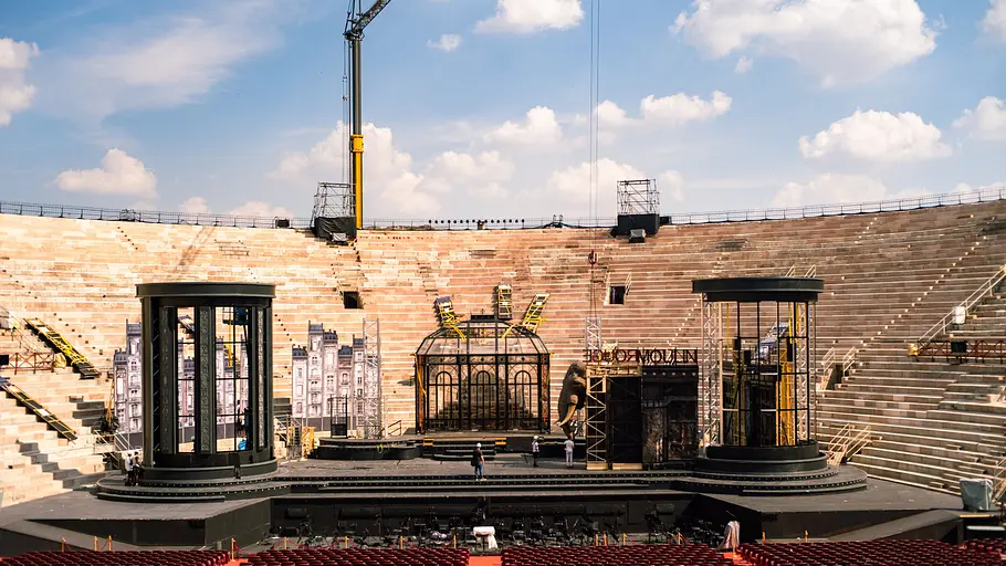 Arena. Verona. Gänsehaut. - Hinter den Kulissen von La Traviata arena. verona. gänsehaut. - hinter den kulissen von la traviata