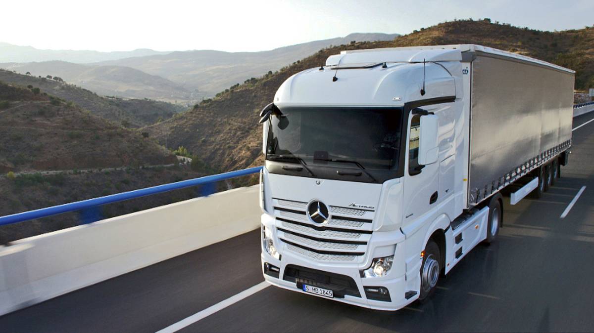 lastwagen im minutentakt - das größte lkw-werk der welt
