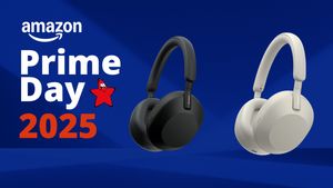 Sony WH-1000XM5 Kopfhörer neben dem Logo des Amazon Prime Day 2025 - Foto: TVMovie.de & iStock (kyoshino, Ake Ngiamsanguan) & PR