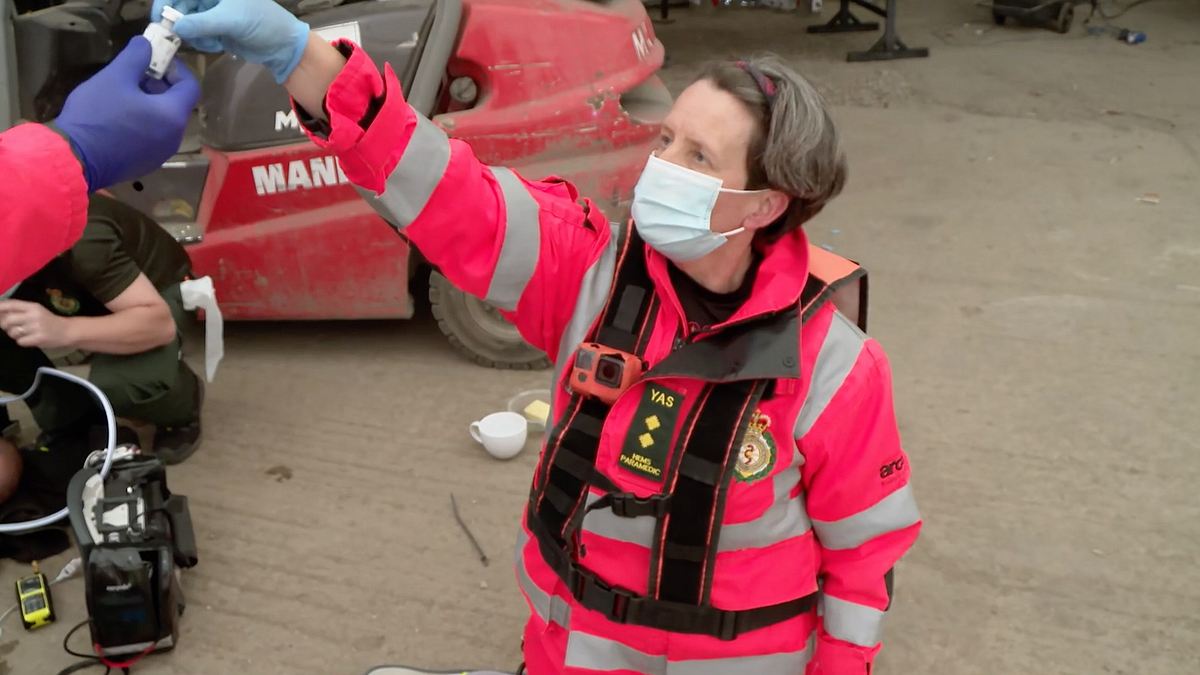 helicopter er - rettung im anflug