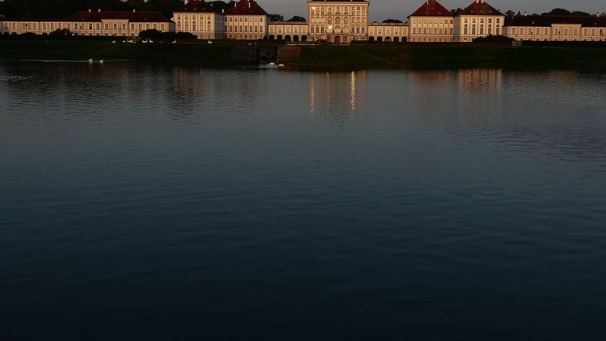 nymphenburg - blicke hinter schloss und riegel
