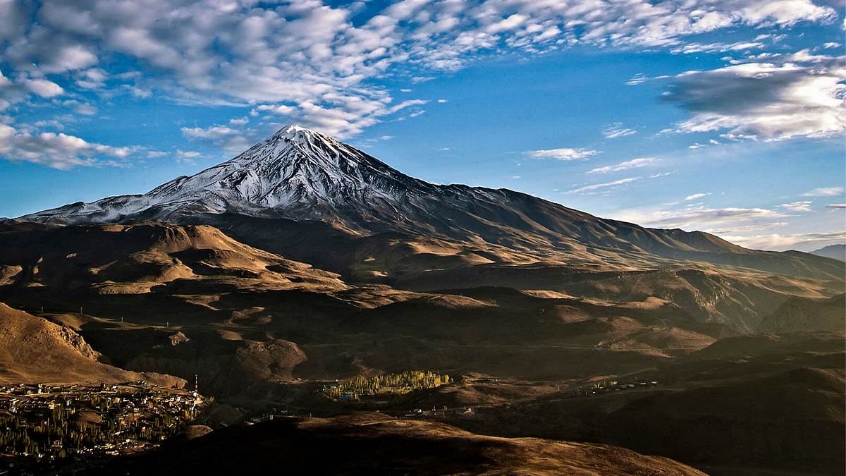 der damavand - gerlinde kaltenbrunner und peter habeler im iran