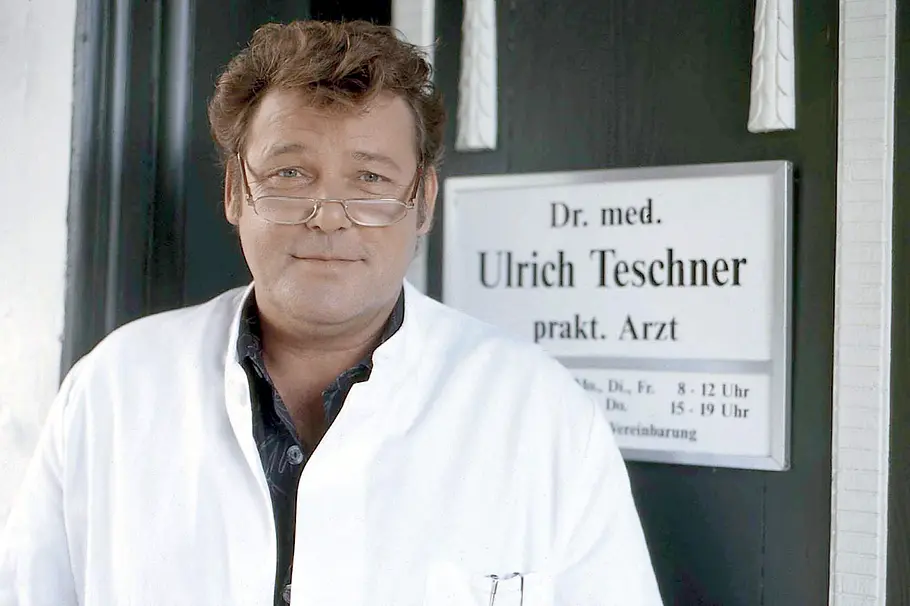 ZDF-Fernsehserie „Der Landarzt - hier im Bild Schauspieler Walter Plathe.