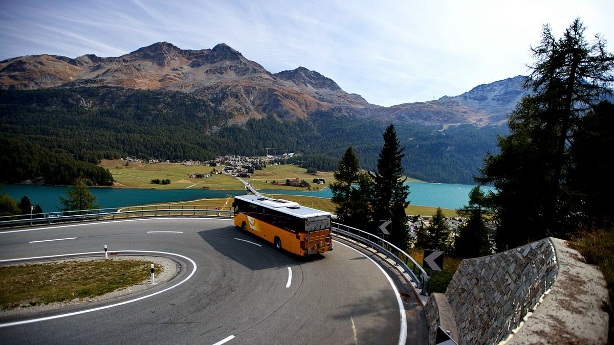 mit dem postauto durch die schweiz