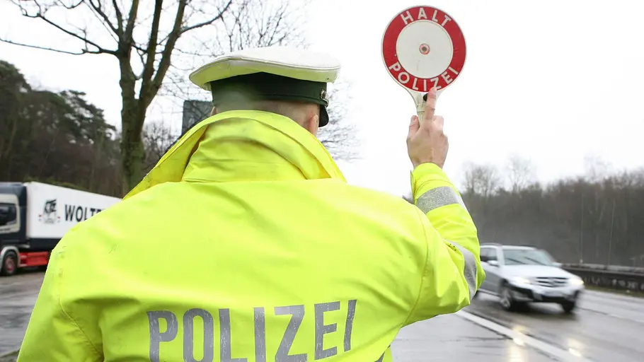schneller als die polizei erlaubt