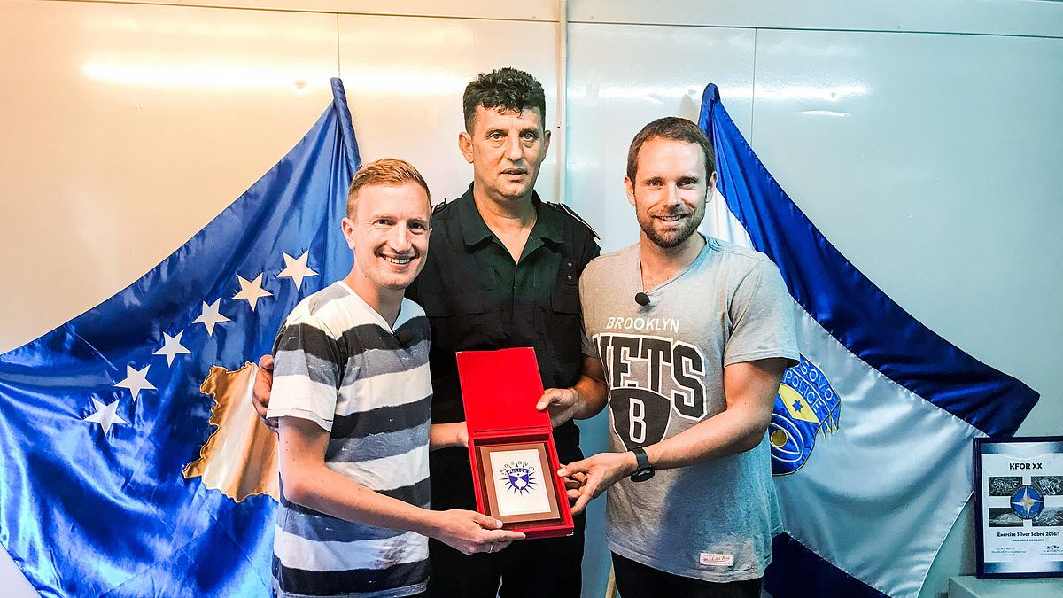 mission imbüssible - am ball im balkan