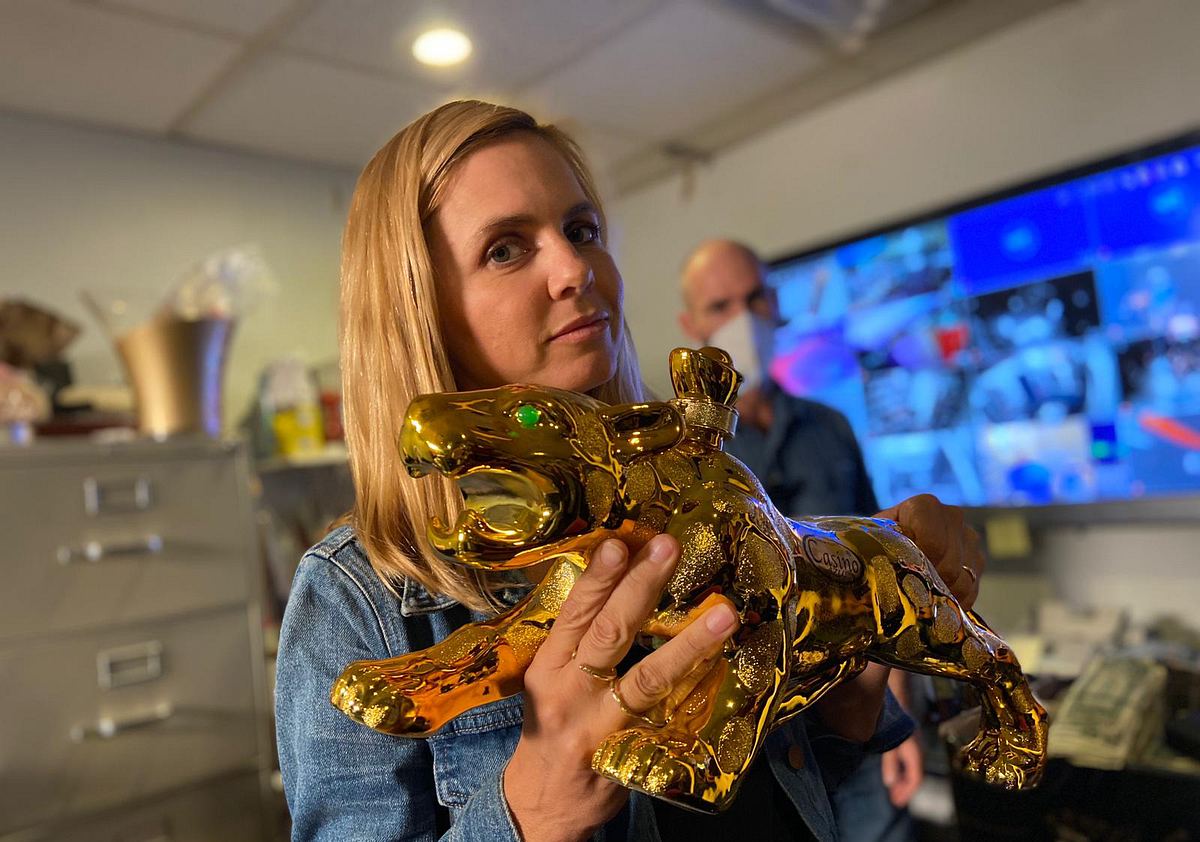 schwarzmärkte hautnah mit mariana van zeller