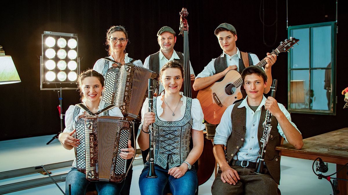 typisch volksmusik?