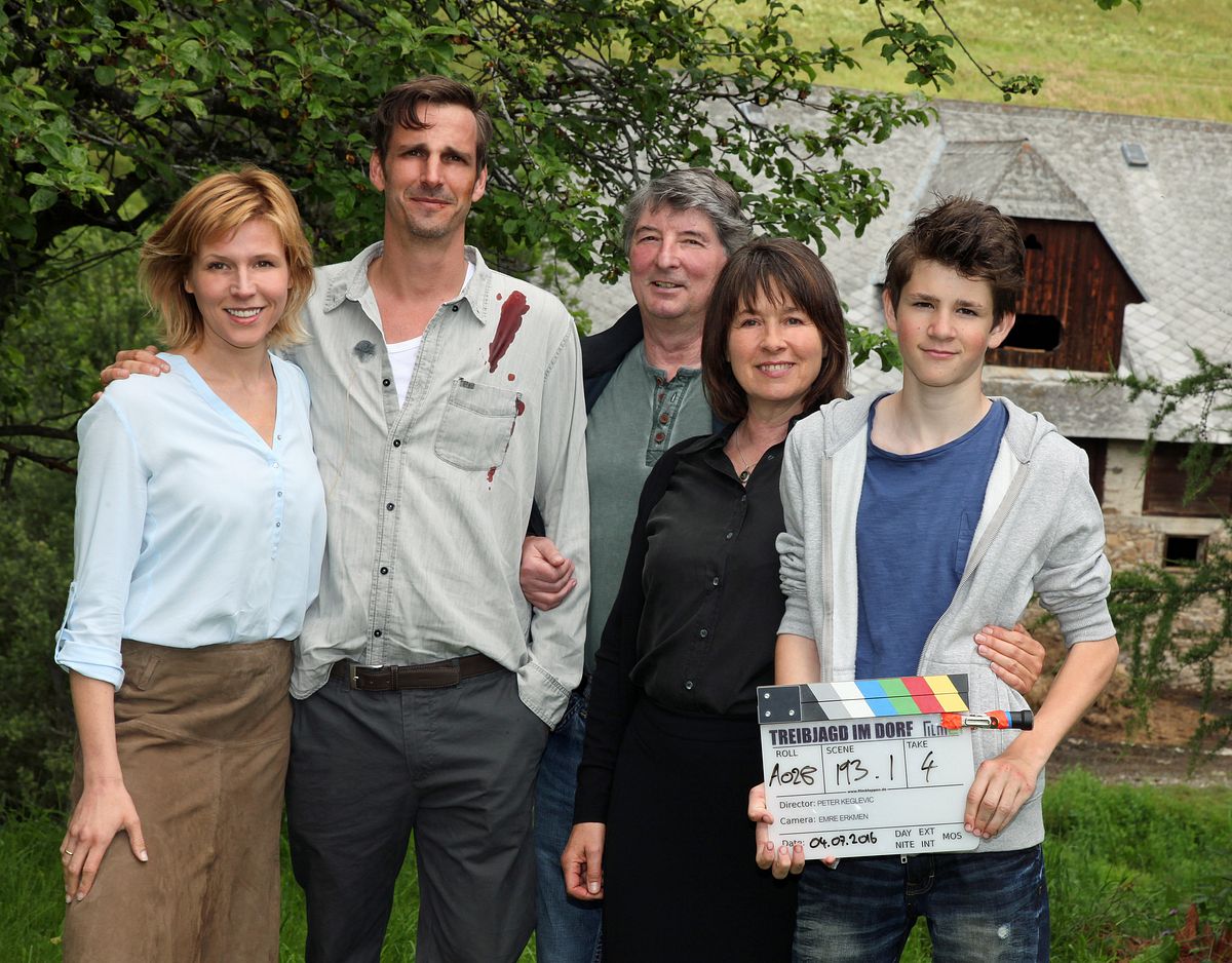 Ein Geheimnis im Dorf - Schwester und Bruder ein geheimnis im dorf - schwester und bruder