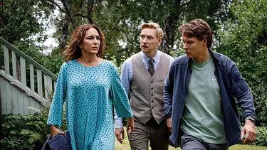 mord im mittsommer - Foto: Arte (FR) / © 2022 TV4 AB, C MORE ENTERTAIN / © 2022 TV4 AB, C MORE ENTERTAINMENT AB, FILMLANCE INTERNATIONAL AB Photo: Johan Paulin mord im mittsommer - Foto: Arte (FR) / © 2022 TV4 AB, C MORE ENTERTAIN / © 2022 TV4 AB, C MORE ENTERTAINMENT AB, FILMLANCE INTERNATIONAL AB Photo: Johan Paulin