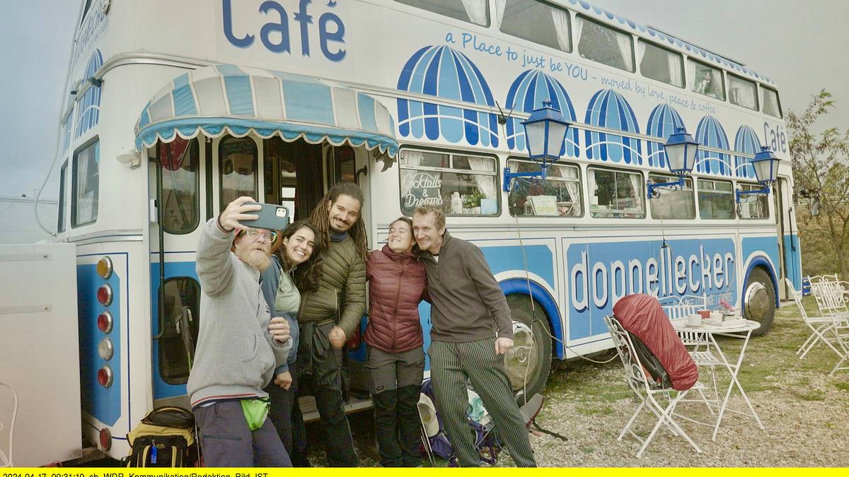 love, peace & coffee - michèls café-bus auf dem jakobsweg