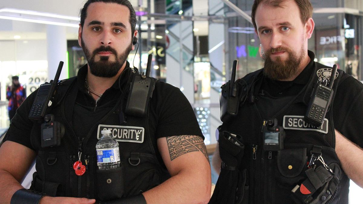 gauner vs. kaufhaus-cops