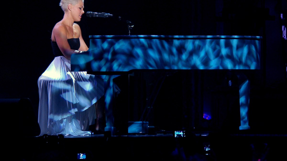 p!nk: the truth about love tour - live from melbourne