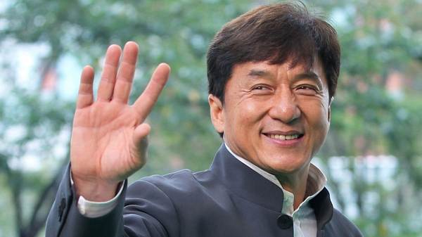 Jackie Chan auf einer Filmpremiere in Tokio - Foto: Getty Images
