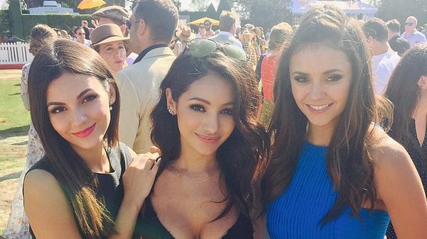 Nina Dobrev und Victoria Justice - Foto: instagram.com/melanieiglesias/