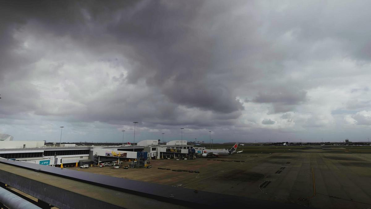 inside sydney airport: alltag am mega-flughafen