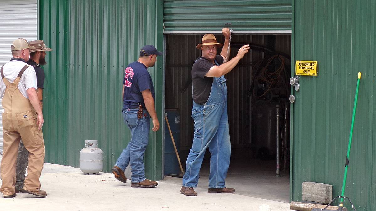 moonshiners: master distiller