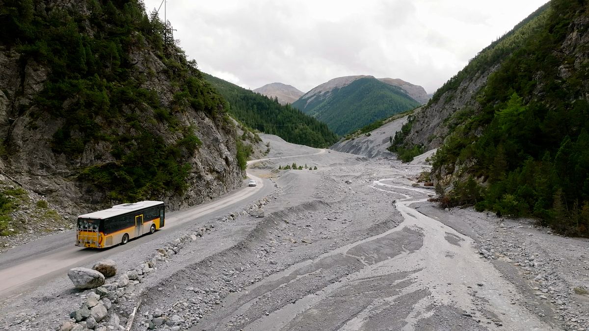 mit dem postauto durch die schweiz