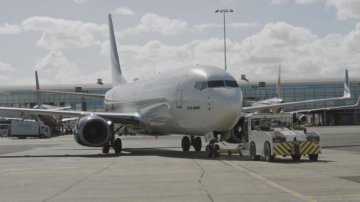 inside sydney airport: alltag am mega-flughafen